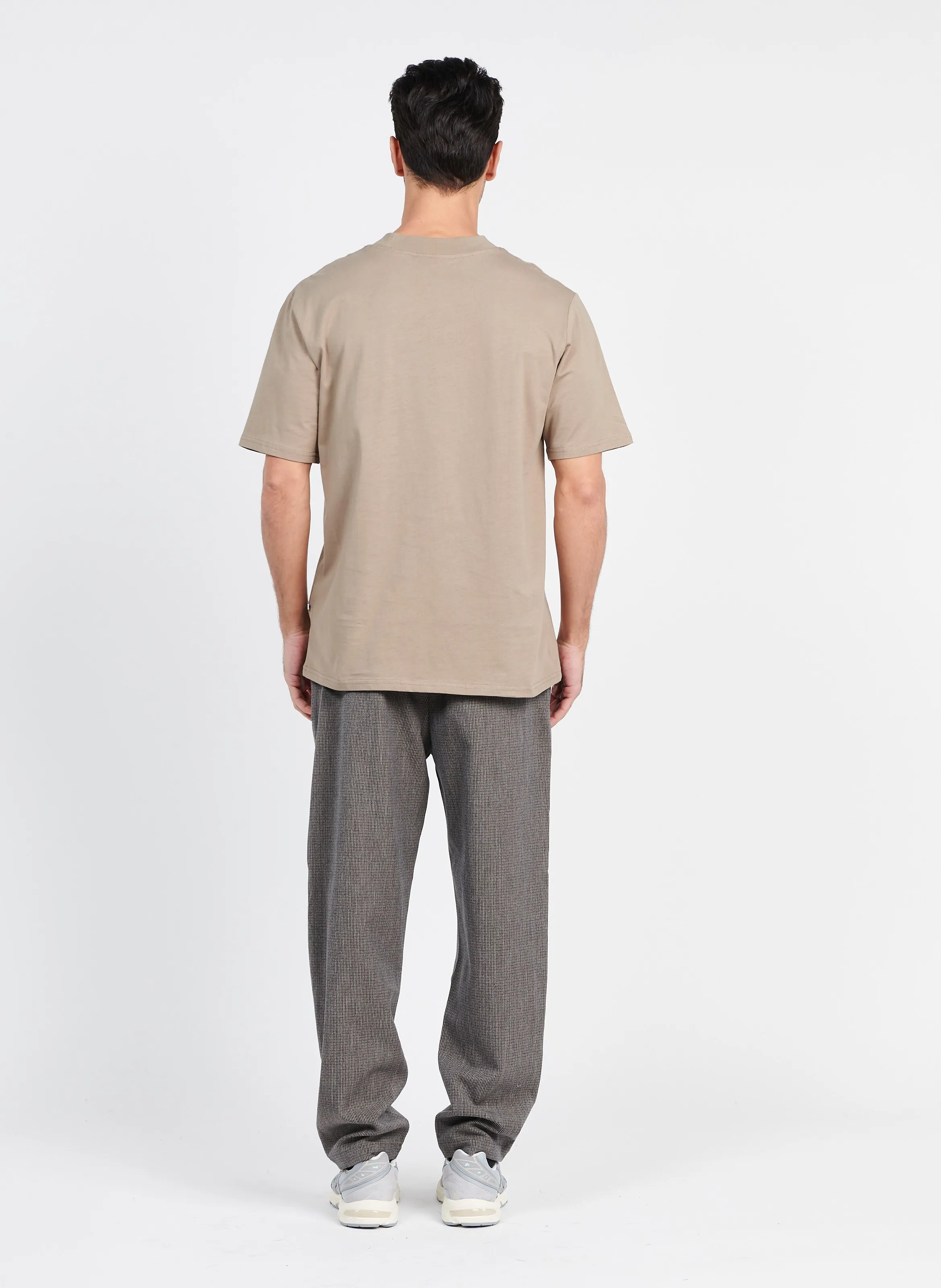 PLEATO - Pantalón chino de cuadros en marron