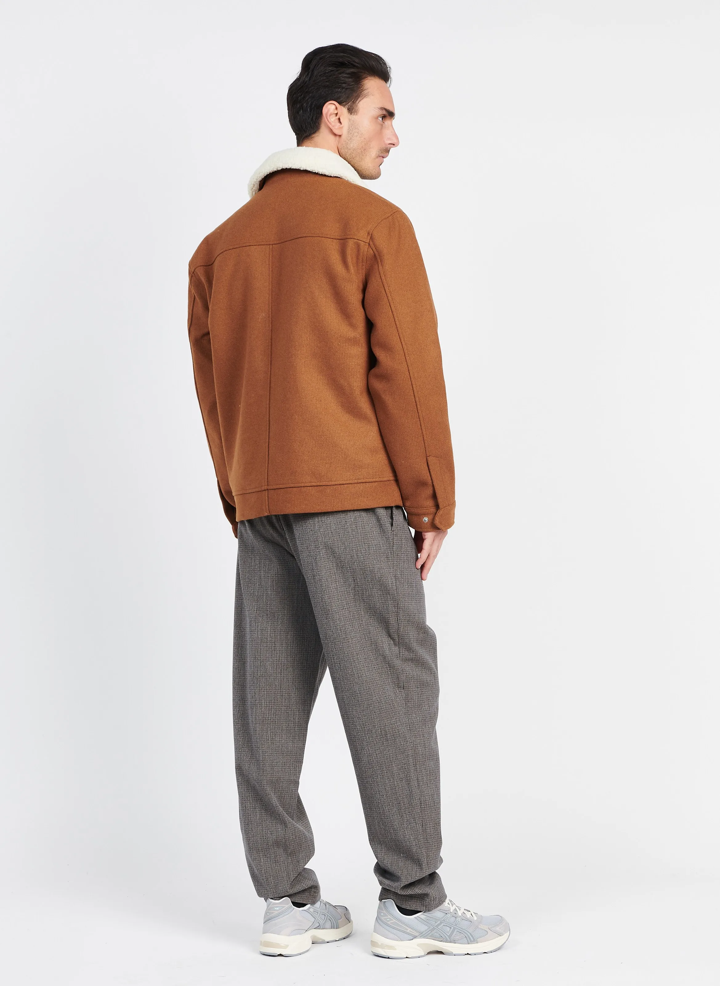 PLEATO - Pantalón chino de cuadros en marron