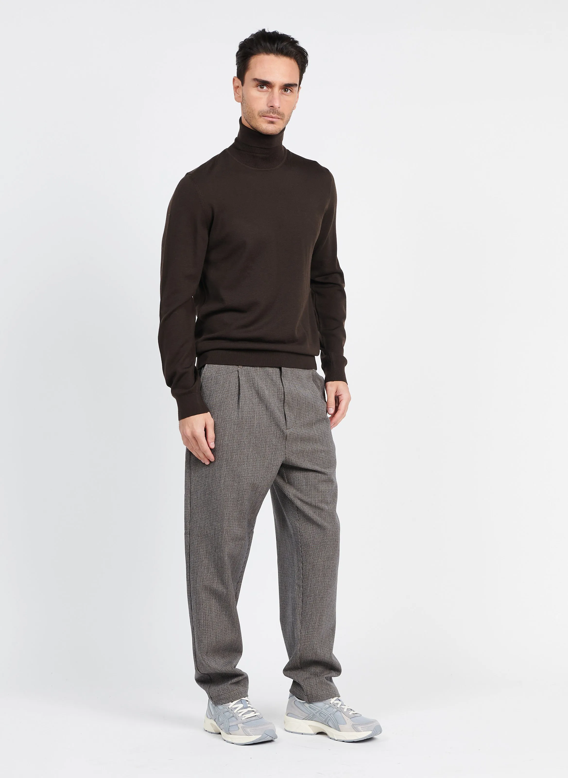 PLEATO - Pantalón chino de cuadros en marron