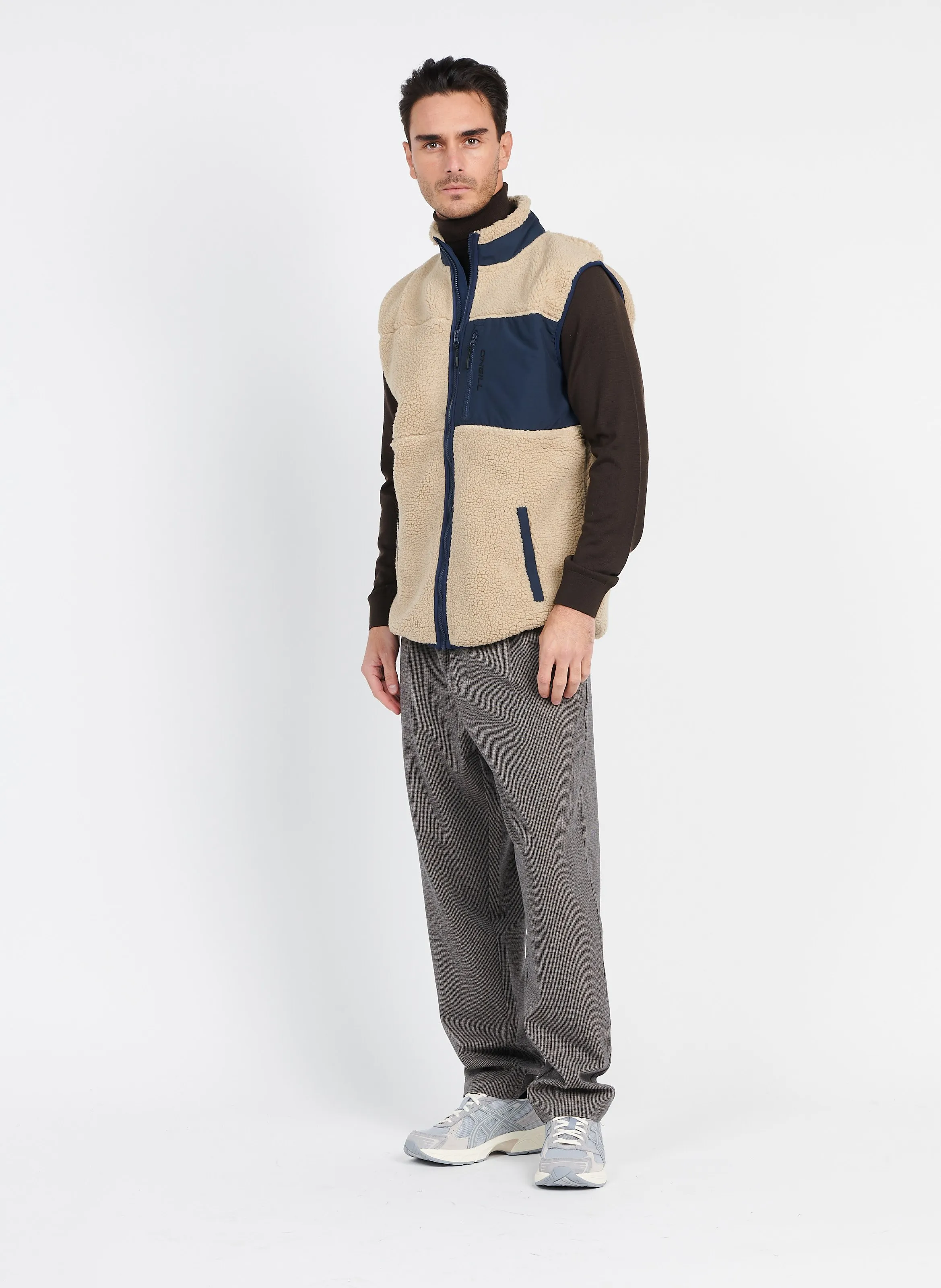 PLEATO - Pantalón chino de cuadros en marron